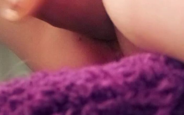 waterparkbarbie0119: Wet Lil Kitty