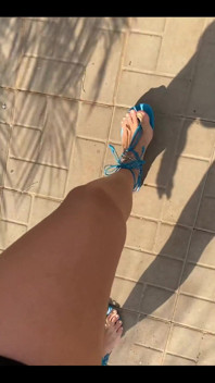 Shining with My Golden Toes on Sun