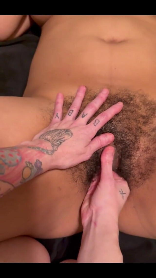 Omg Guys!! (EnbyDykes) Omg Guys!! (EnbyDykes)