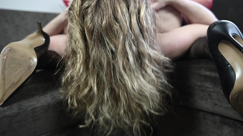 Wanilianna: 本物のナイロンでレズビアンの尻舐めをする人たち