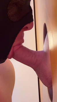 Kleiner Balkan Schwanz Spritzt Am Gloryhole Alles Voll