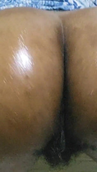 Bootylicious babes mostrando suas curvas e trazendo vibrações fumegante