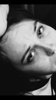 Baby dreck am arm gefesselt