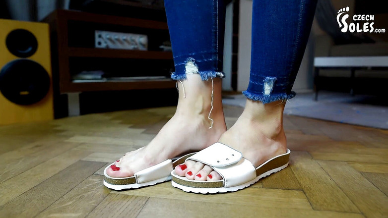 Czech Soles - foot fetish content: Pov sandal gabus dan kaki telanjang, pov