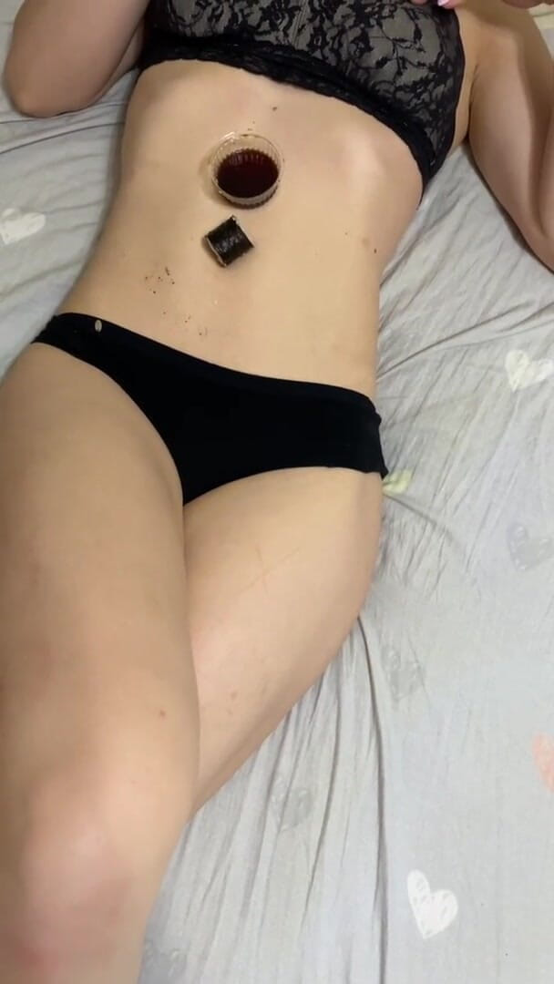 Monnycka: Ráda jím a tvrdý sex