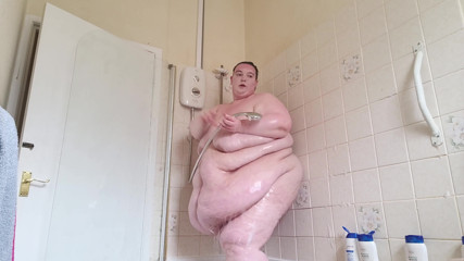 SSBBWLadyBrads: シャワーの揺れと洗濯 PT 3