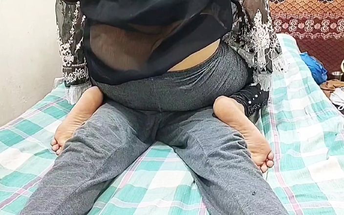 Pakistani CoupleX: 印度德西继母的屁股