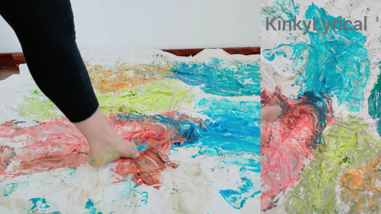 Kinky Lyrical: Seni Kaki - Melukis Dengan Kaki