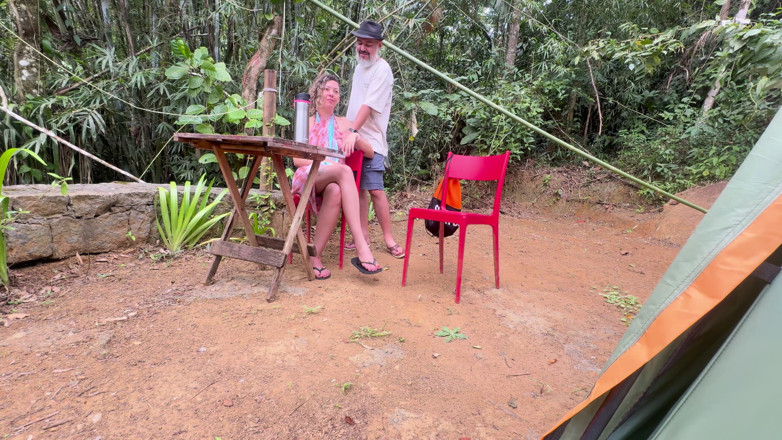 Gabi SweetCouplesStories: Người phụ nữ hư hỏng thổi kèn và cưỡi một...