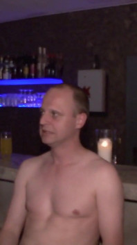 Seksi Asyalı esmer sikilirken yakalanıyor ve fotoğraflanıyor