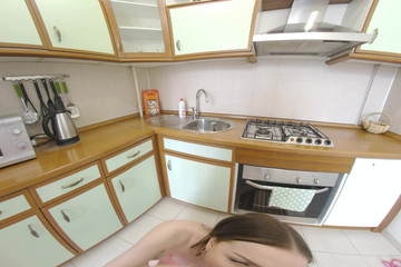 Suck Me VR: Alexa Mills向她的情人展示她是如何抚摸她的阴户的，然后她操他