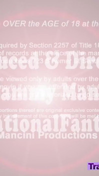 हॉट मॉडल ts Alexa scout सिर्फ आपके लिए कप में पेशाब करती है!