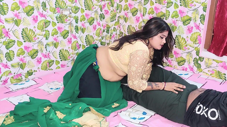 Horny Rose: Propietario follando india recién casada en alquiler