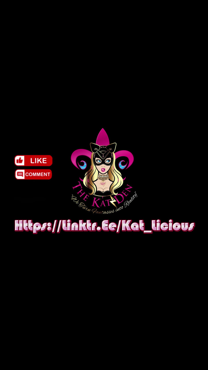 Kat-Licious: 革製のサイハイブーツを履いてセクシーなウォークとダンスでカトリシャスをからかう
