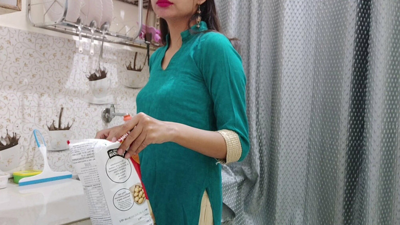 Saarabhabhi6: XXX indický nevlastní bratr plachá nevlastní sestra tvrdě šuká v kuchyni Čistý...