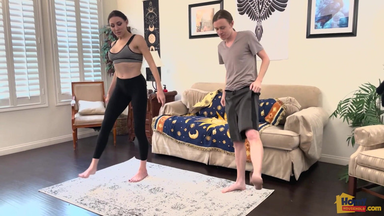 Horny Household: Fucking My Sexy Yoga Teacher with Agatha Delicious