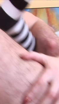 Sexy teenagerka má tvrdý sex pomocí šlehače