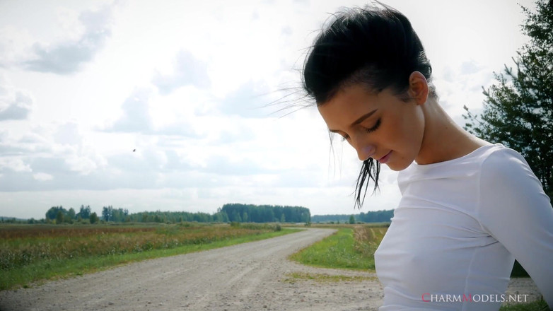 CharmModels: Sofia Z 젖은 젖은 티셔츠와 하드 젖꼭지