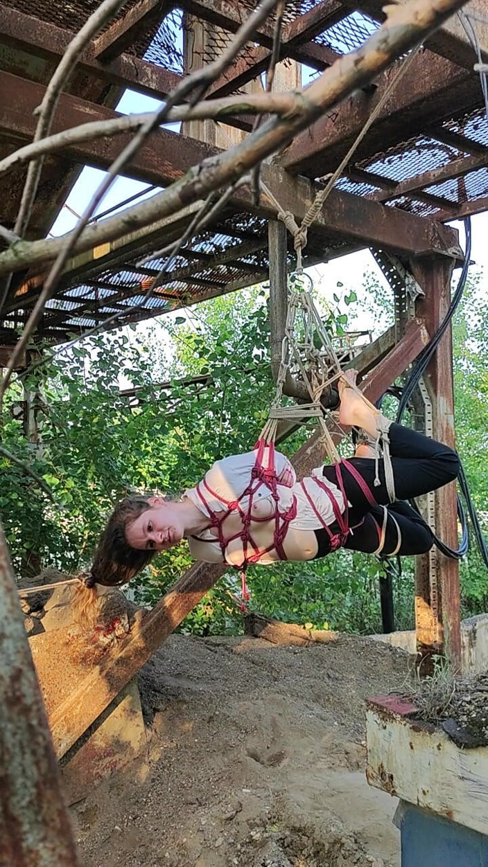 FenekManul: Shibari Princess Goes Outside