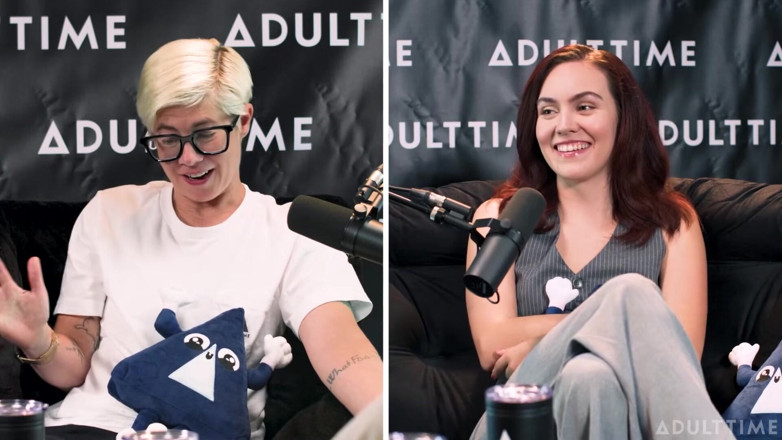 Adult Time Podcast: Freya Parker wil dat milf op haar voorhoofd wordt getatoeëerd!...