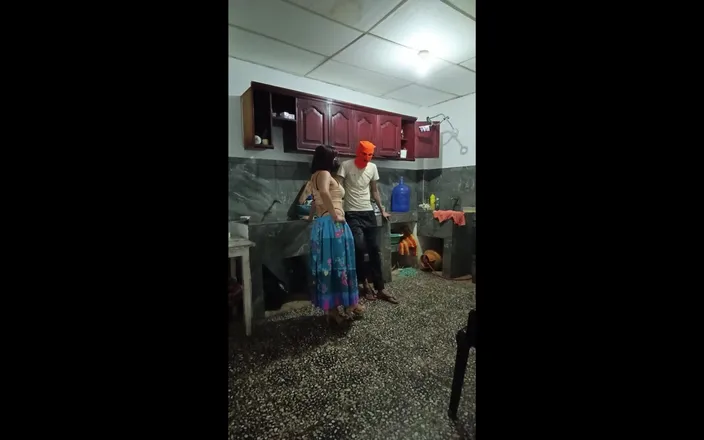 Goky: The Stepcousin MengangkatNya Tanpa MenyentuhNya