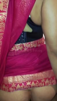 Riya in saree deel 41 omgekeerde cowgirl en poesje masturbatie