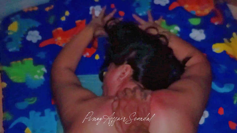 TeenPinayCloseUp: 생일에 가장 친한 친구와 섹스하라고 남친을 구걸하는 필리핀 십대