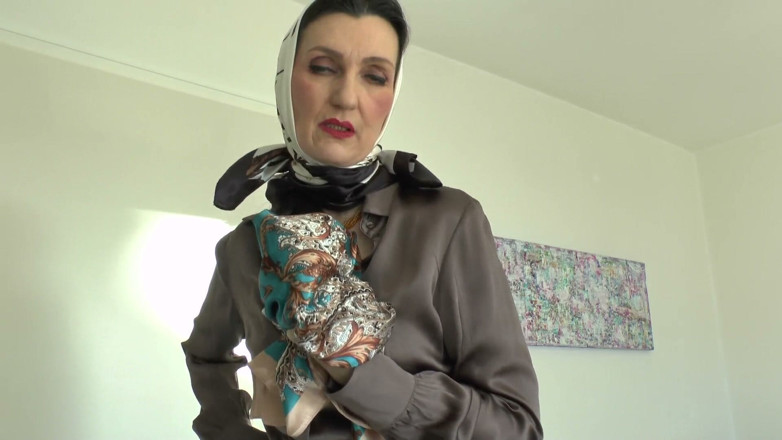 Lady Victoria Valente: Afternoon Headscarf Try-on, Part 1 - Lady Victoria Valente