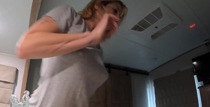 Jane Cane: "una notte con la matrigna" sarà rilasciato per te stasera!