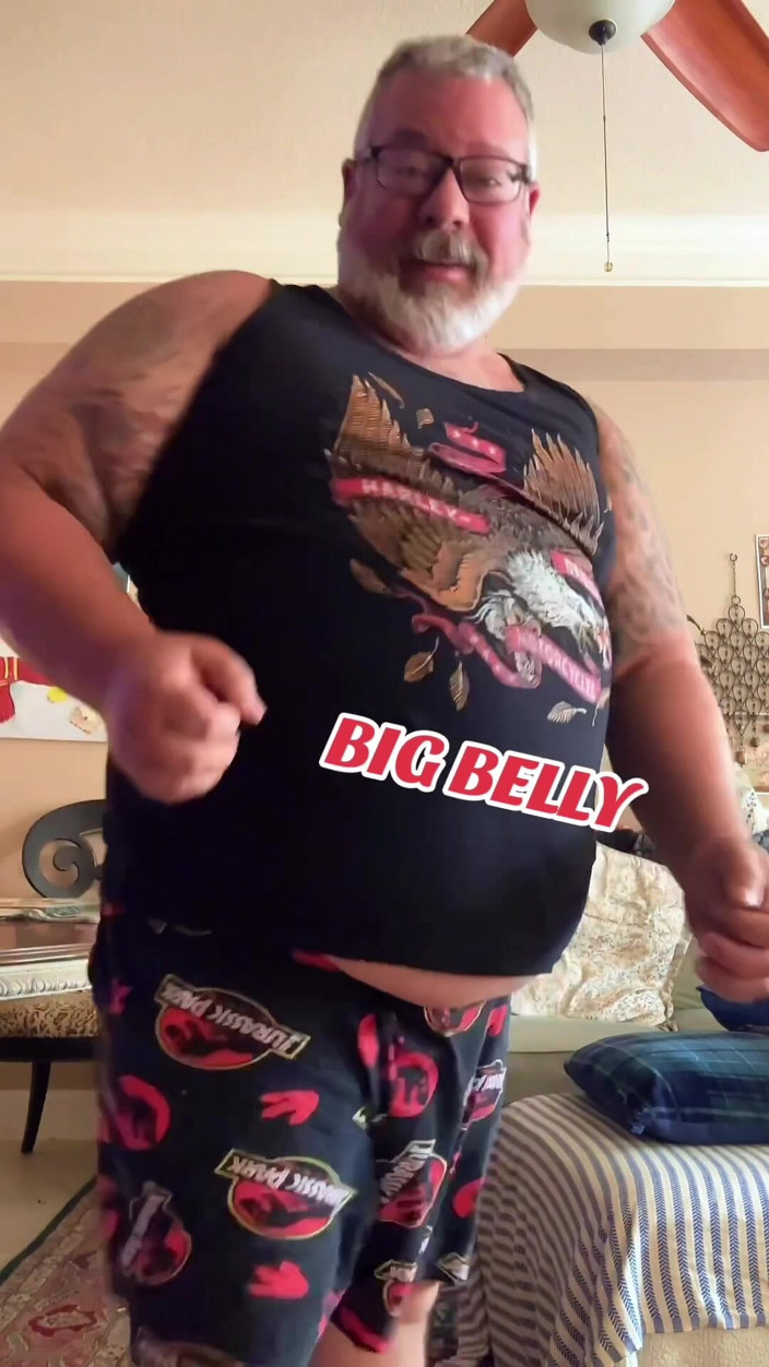 Hand-Free-Daddy-Chub: Erotik Çıplak Şişman Adam Göbek Ayısı Dans Ediyor