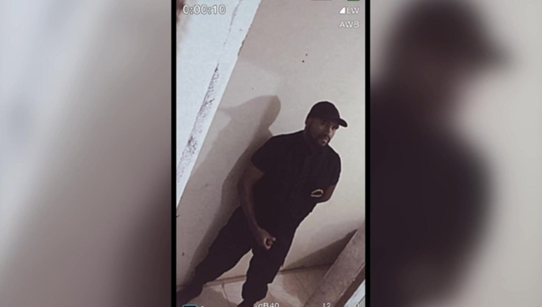 TheBlacKHunterr: Segurança Se Masturbando No Trabalho