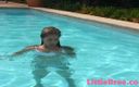 Little Bree: Kleine Bree zwemt en doucht buitenshuis
