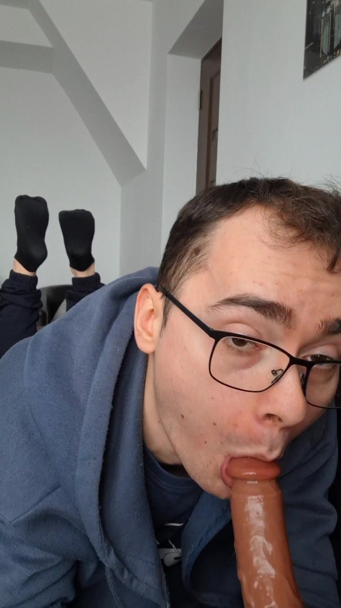 The college boy: Chupando seu pau até gozar na minha boca