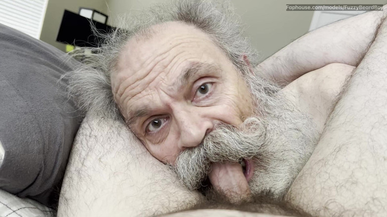 FuzzyBeardBoy: Moustache Daddy Sucking Cock