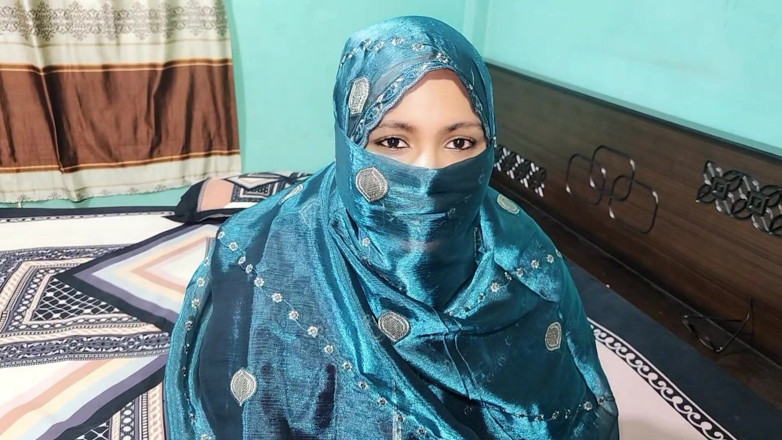 Akhi moni: Me follé el coño de mi hermanastra hijab