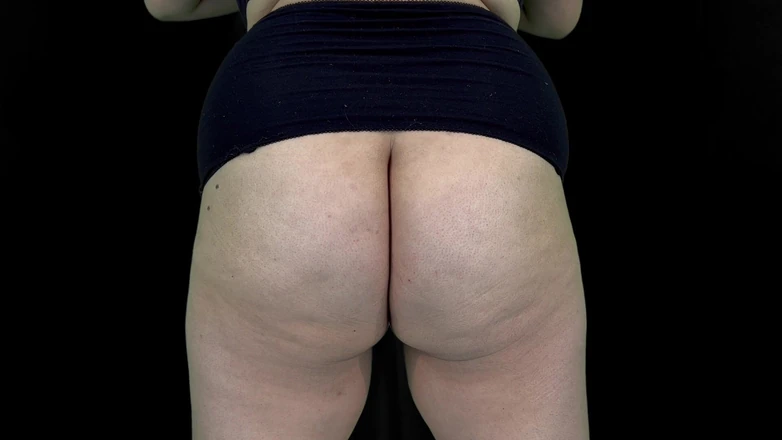 VeeVee Vixen: Butt Cheek Clinching and Walking