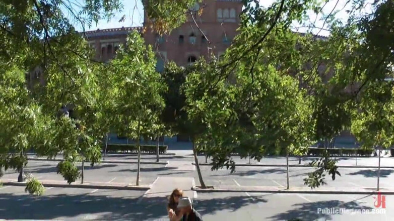 Public Disgrace by Kink: Melek sürtük geçit töreninde!