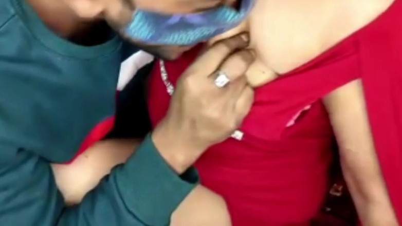 Your Sofiaa: Deepa tetička zoufale touží po šukání