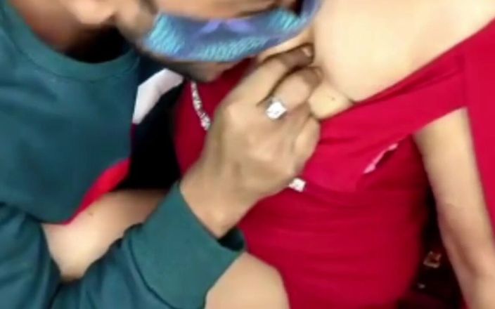 Your Sofiaa: Deepa teyze sikilmek için çaresiz