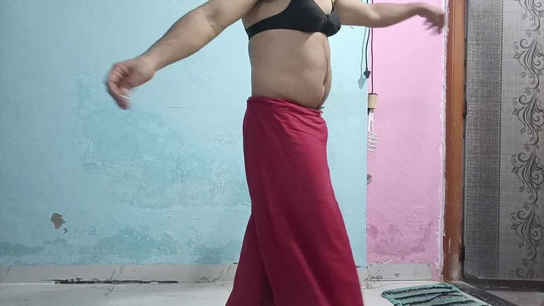 LovedSunsine1990: Doston Meri Wife Ke Kapde Mujhe Fit Hone Lage Hain