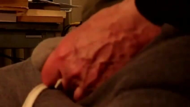 Mstbooblover: Sensual handjob with bra