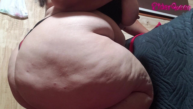 Riderqueen BBW Step Mom Latina Ebony: Поклонение мамочки-толстушки в кабинке