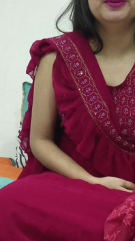 Heiße indische saara bhabhi muschilecken und harter fick, um devar ersten sex zu lehren.