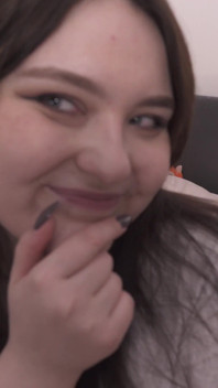 Sevimli orta yaşlı seksi kadın kadın egemenliği