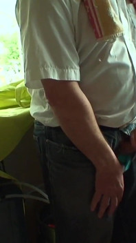 Je suis perdu et je demande des informations dans le secteur en échange d'une baise avec ma chatte très sexy, très étroite et rasée