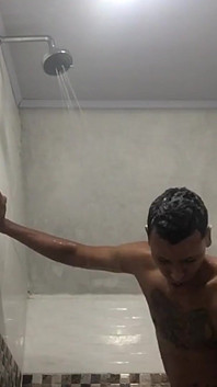 Una Refrescante Ducha 04:47 Am