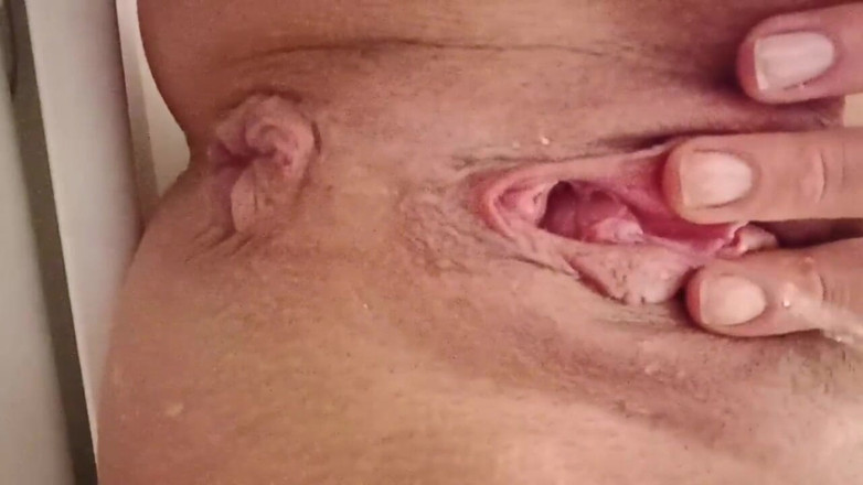 Mistress_GR: Lange pinkeln mit gas