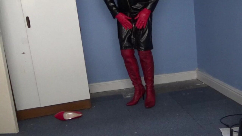 Leather Kirsten: Stoute Kirsten