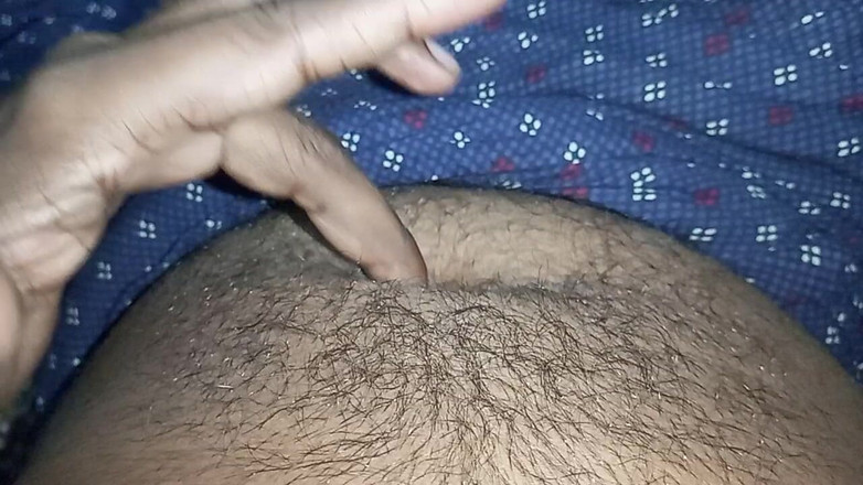 Sweet Indian cock: Індійський гей хлопець смокче і облизує цицьки