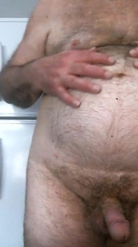코치 칼 벨리와 젖꼭지 문지르기